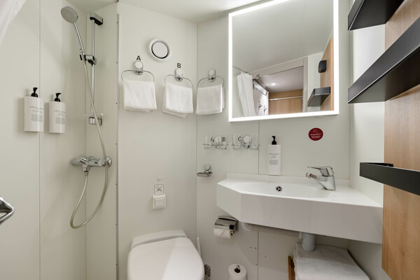 Hurtigruten Coastal Express MS Nordkapp Polar Outside N3 - CREDIT Espen Mills and Hurtigruten 0.JPG